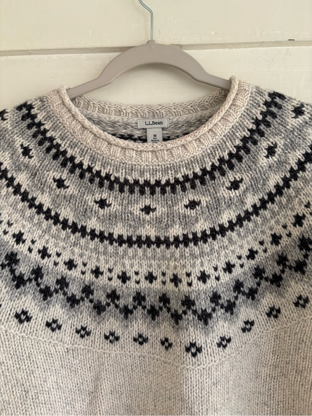 L.L. Bean Fair Isle Heather Gray and Cream Nordic Yoke Wool Crewneck Sweater M - Picture 5 of 16